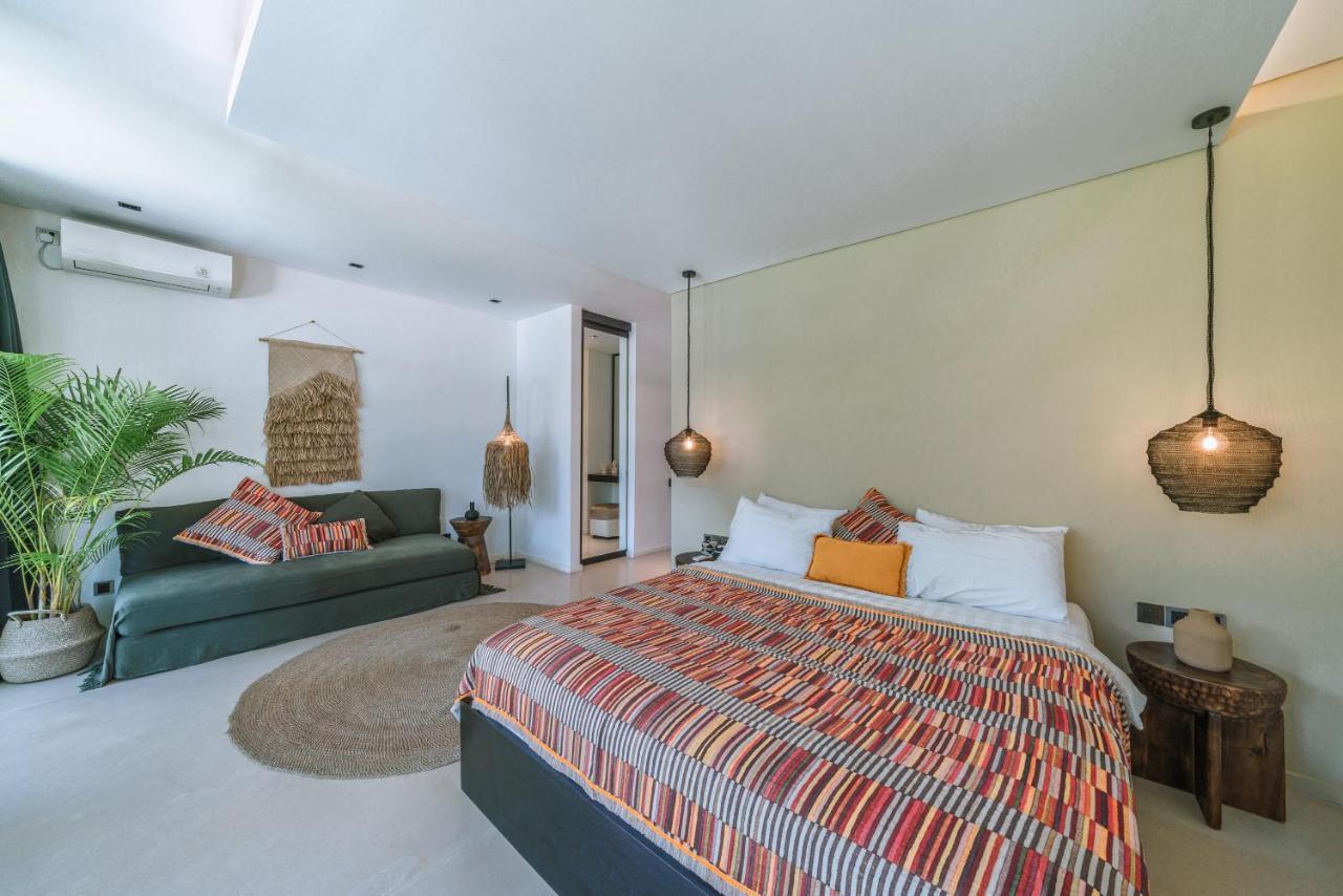 Villa Bull House Amazing 6 Bedrooms Contemporary In
