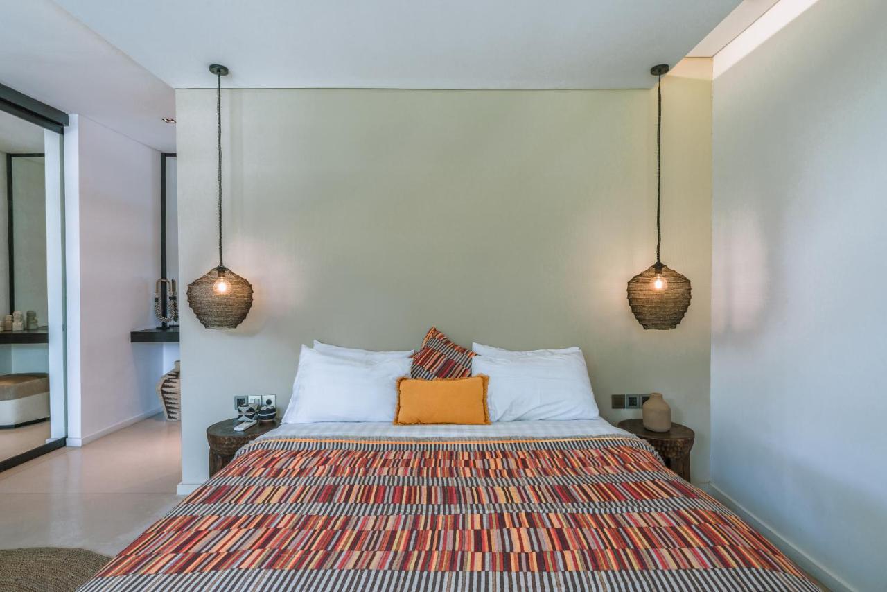 Bull House Amazing 6 Bedrooms Contemporary In Villa Seminyak (Bali)