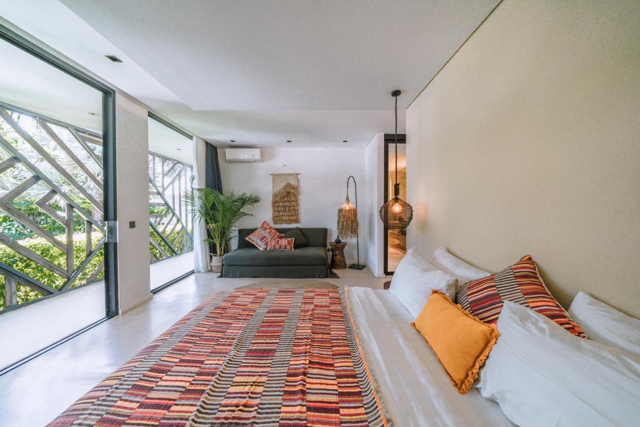 Bull House Amazing 6 Bedrooms Contemporary In Villa
