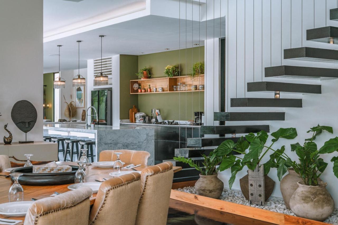 Bull House Amazing 6 Bedrooms Contemporary In Seminyak (Bali)