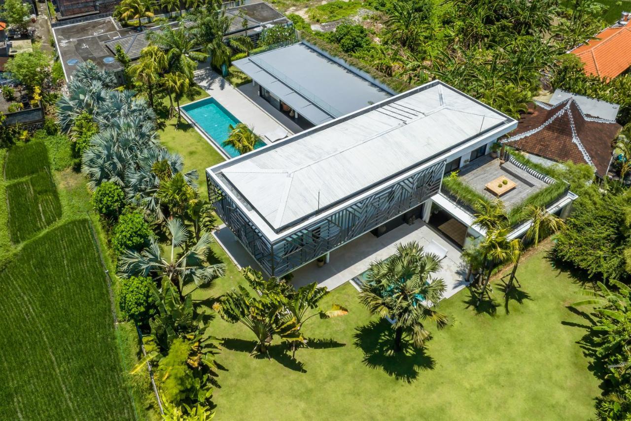 Villa Bull House Amazing 6 Bedrooms Contemporary In *