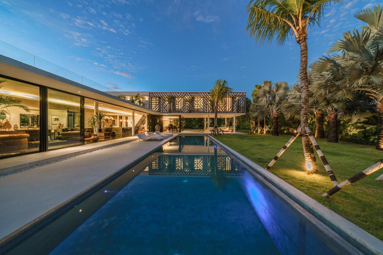 Bull House Amazing 6 Bedrooms Contemporary In Villa