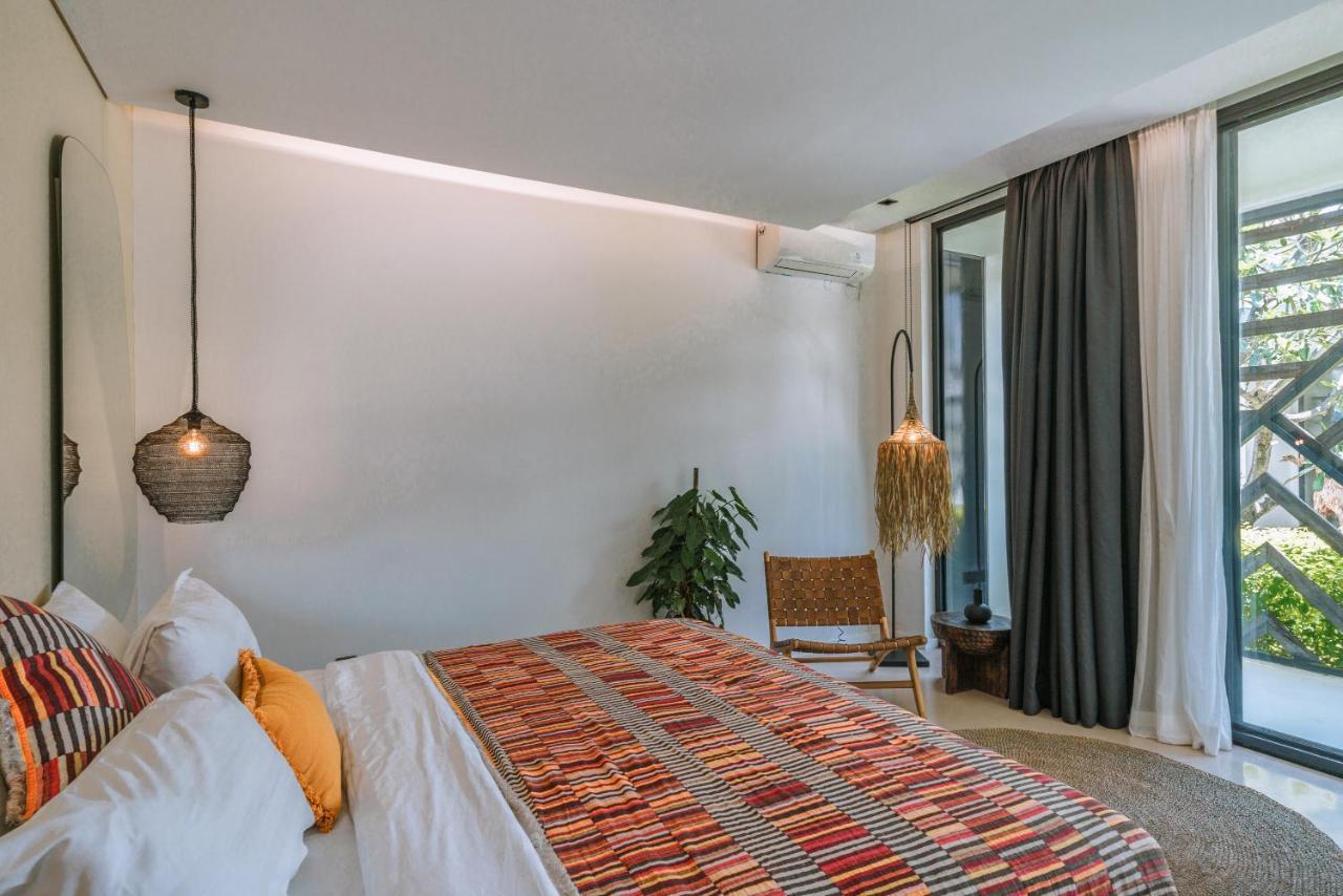 Bull House Amazing 6 Bedrooms Contemporary In * Seminyak (Bali)