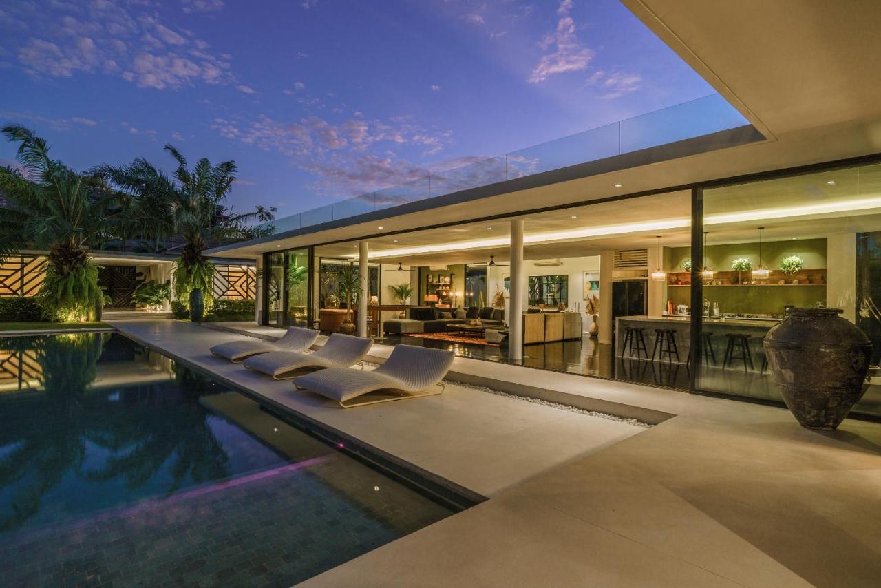 Bull House Amazing 6 Bedrooms Contemporary In Villa
