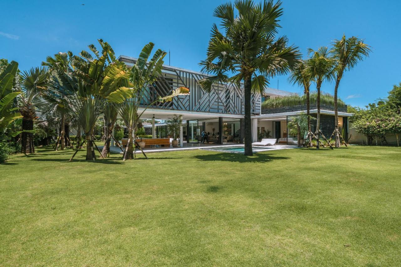 Bull House Amazing 6 Bedrooms Contemporary In Villa *