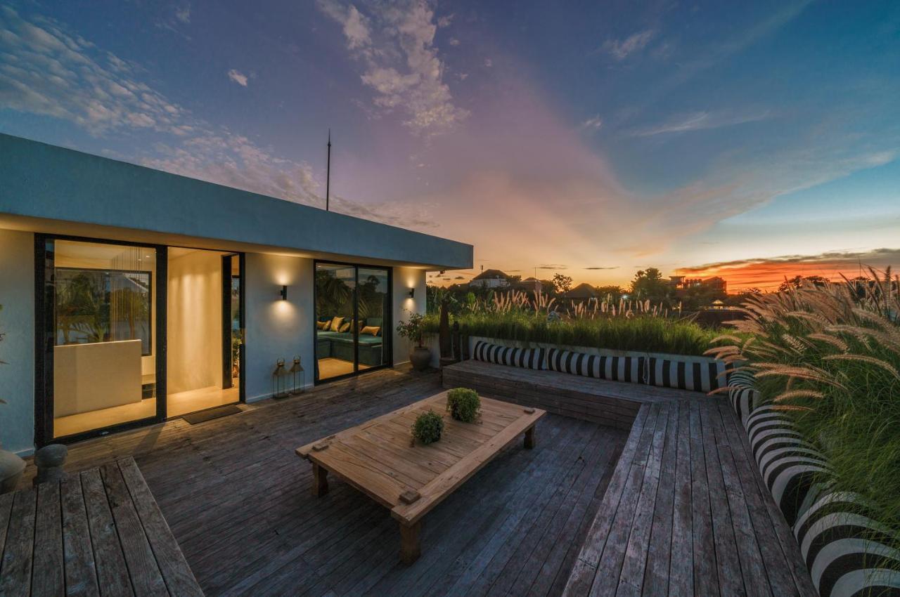 Bull House Amazing 6 Bedrooms Contemporary In Villa *